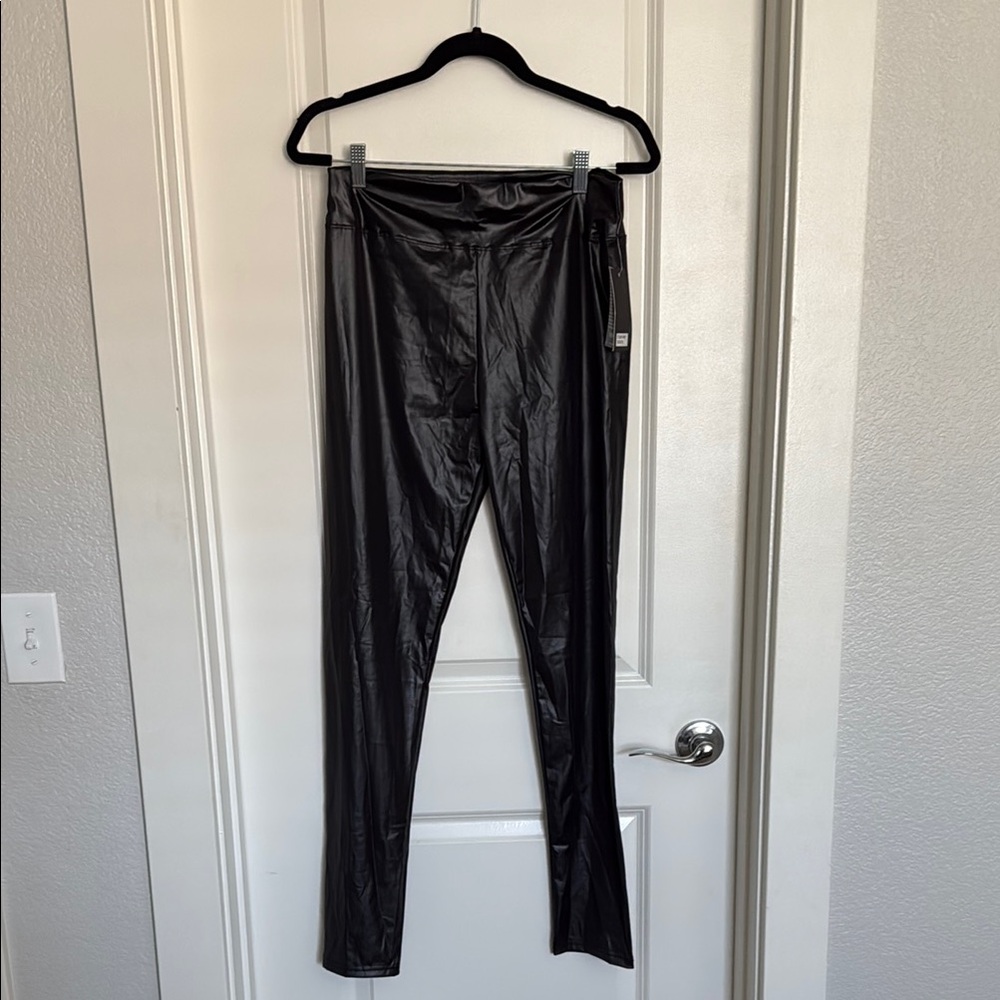 🖤NWT Mix Black Faux Leather Leggings - Picture 2 of 4